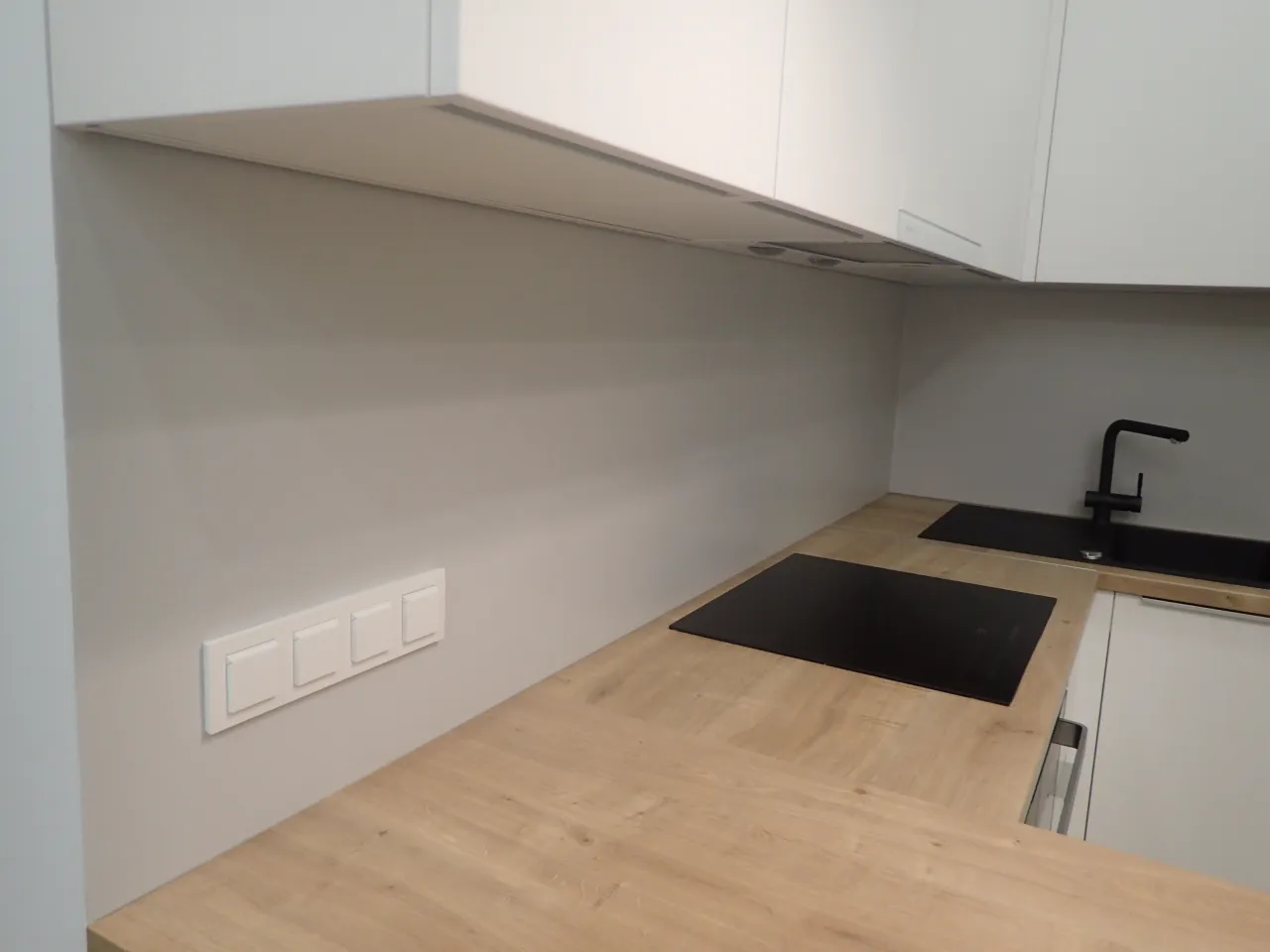 Zmywalna farba w kuchni nad blatem