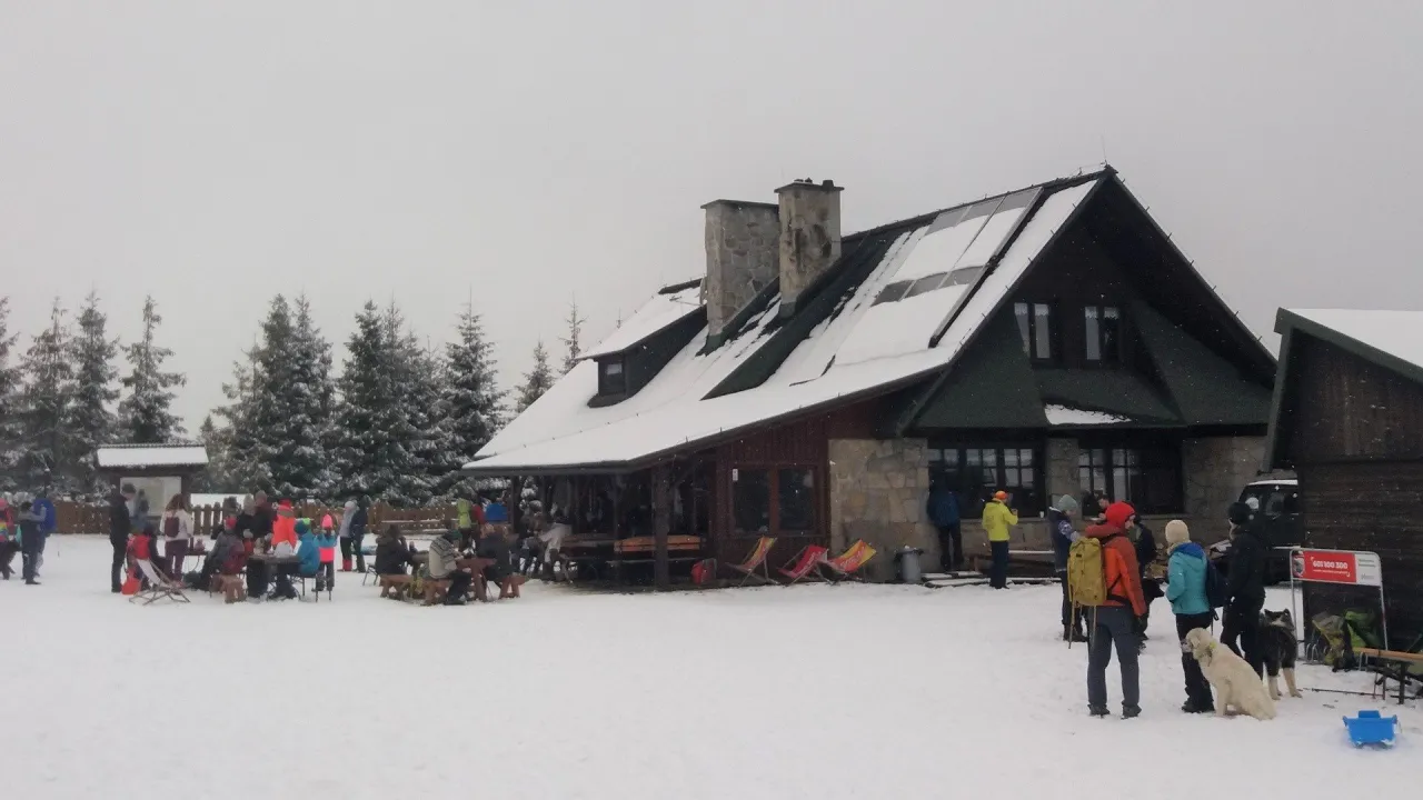 Willa Pod Zielonym Wierchem zimą stok narciarski