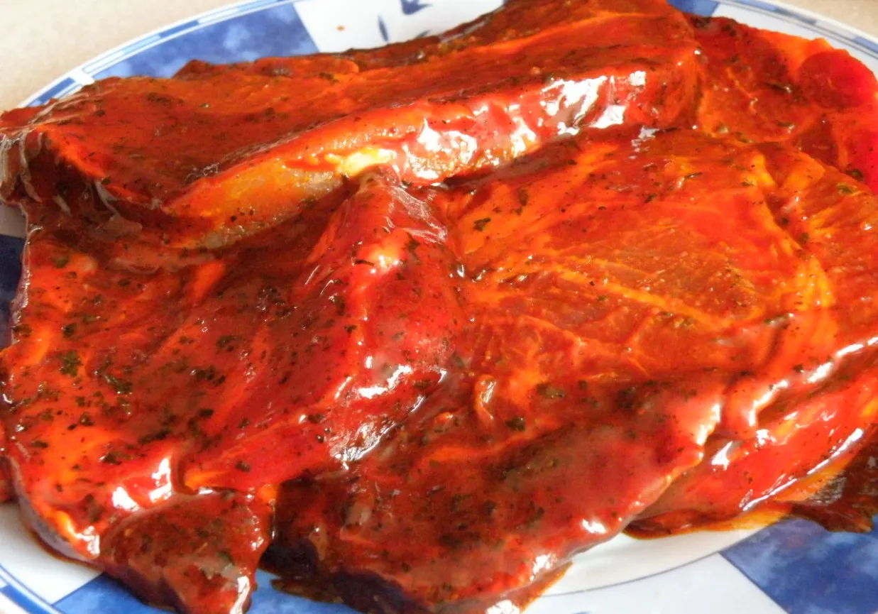 Różne rodzaje marynat do karkówki