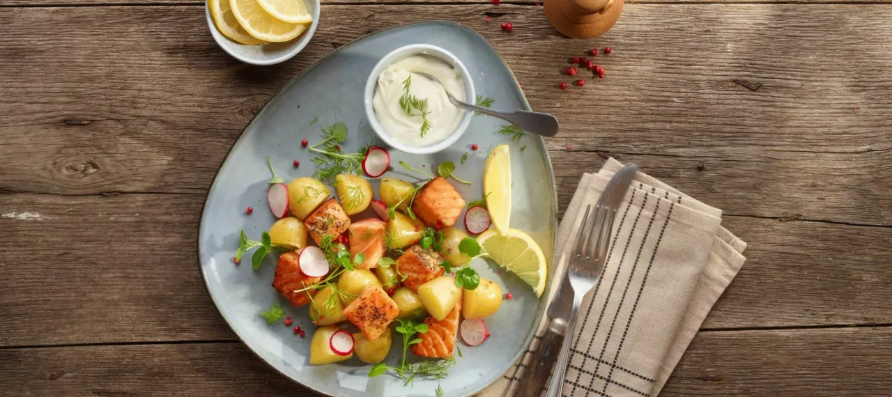 Salade de pommes de terre au saumon fumé et aneth