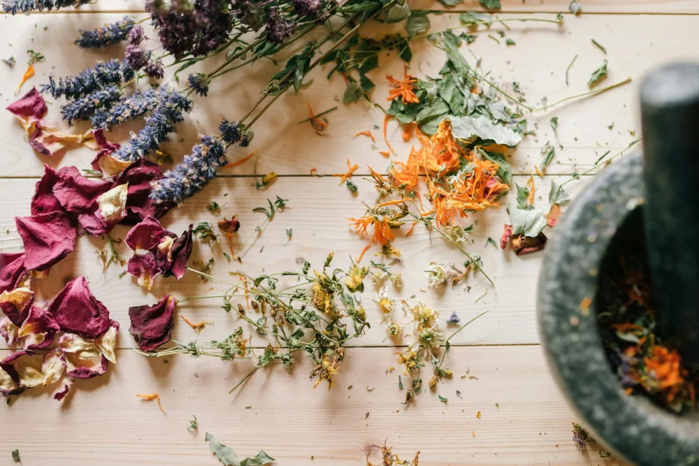 domowe sposoby na ból brzucha termofor zioła