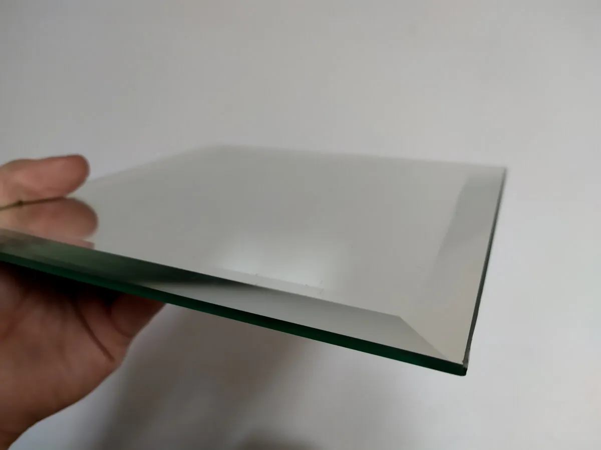 parametry techniczne lustra OptiWhite