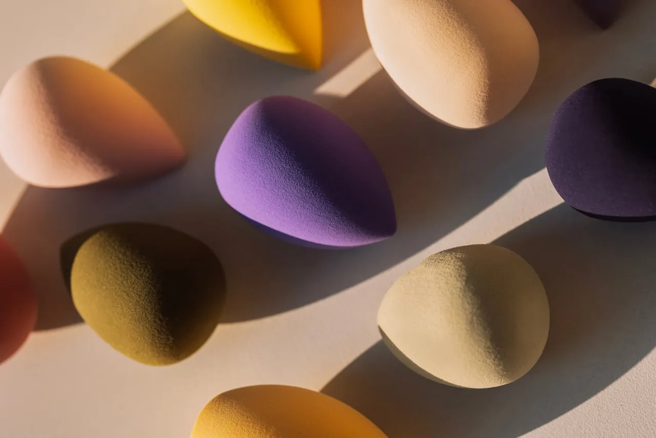 jak namoczyć gąbkę do makijażu