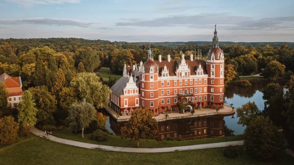 Park Mużakowski Nowy Zamek i ogrody panorama