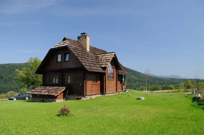 Rodzaje noclegów w Bieszczadach domek agroturystyka hotel
