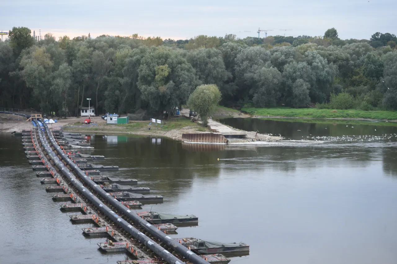 Pływający rurociąg na Wiśle, tymczasowe rozwiązanie dla oczyszczalni Czajka. Co dalej z oczyszczalnią?