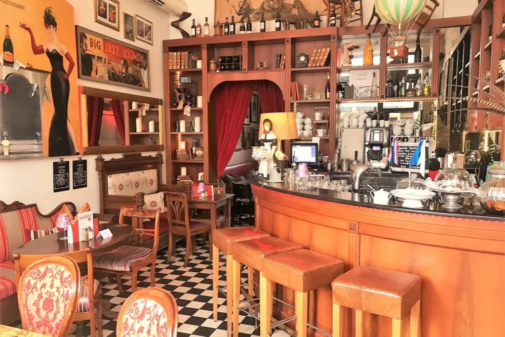 Academie der sch&ouml;nsten K&uuml;nste Stuttgart Fr&uuml;hst&uuml;ck Kuchen