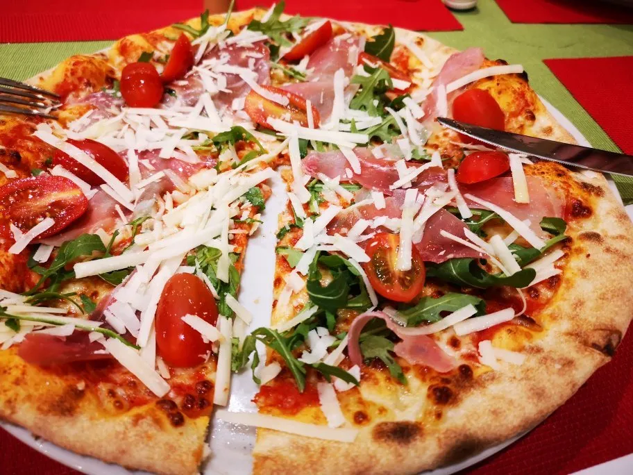 Zdjęcie Gdzie zjeść w Pruszkowie? TOP 5 miejsc na obiad i pizzę