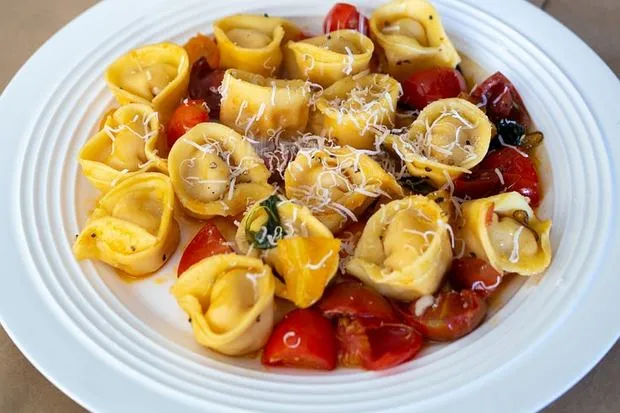 r&oacute;żne rodzaje tortellini