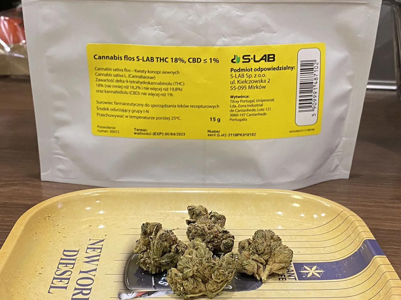 różne odmiany medycznej marihuany susz