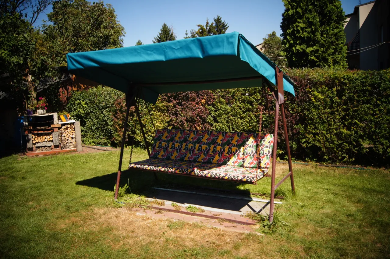 planowanie daszku nad huśtawką