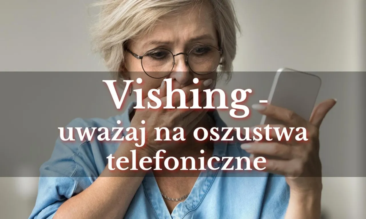 Zaskoczona kobieta trzyma telefon, na kt&oacute;rym widnieje napis 