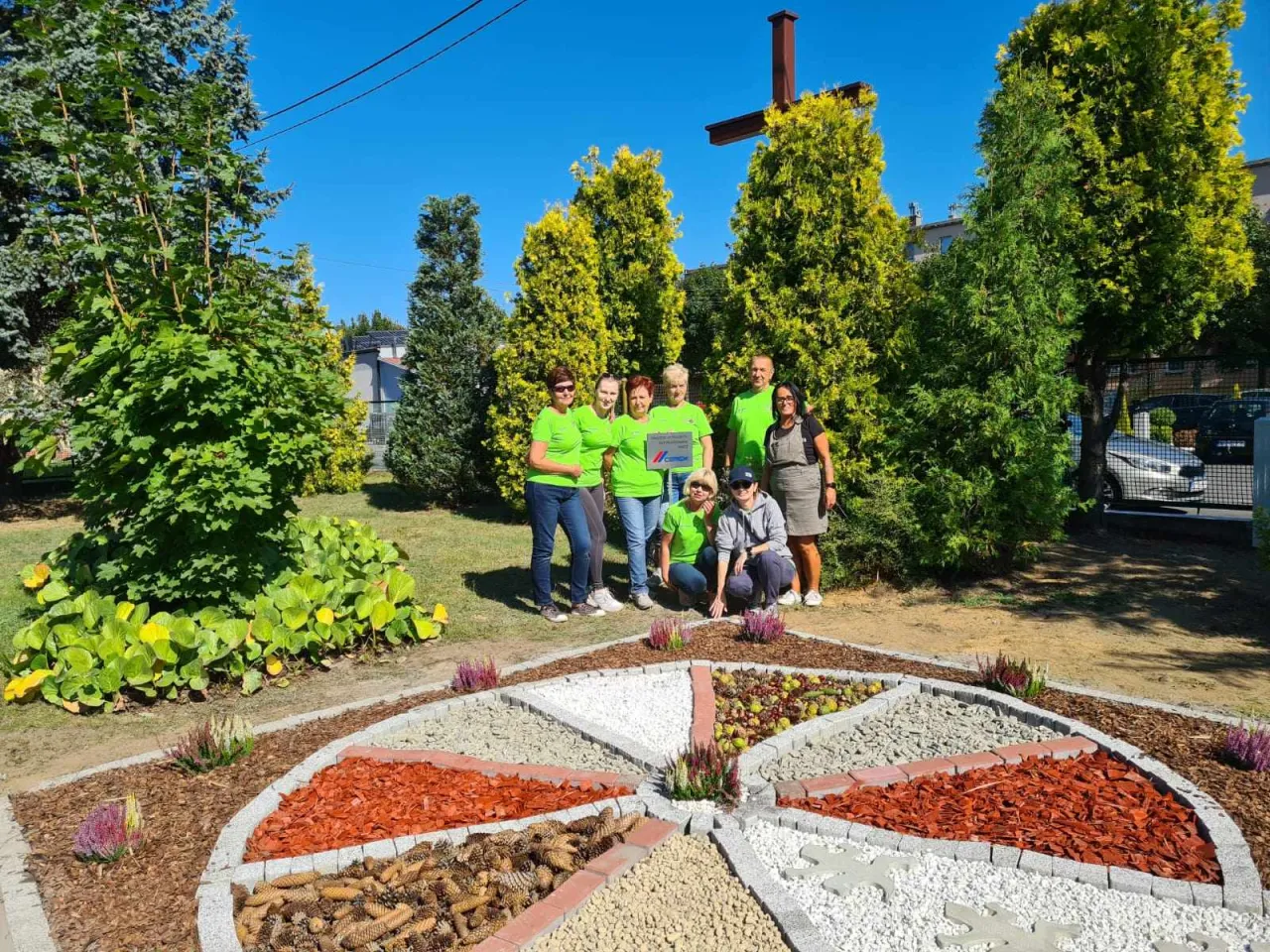 Ścieżka sensoryczna w ogrodzie dla dzieci