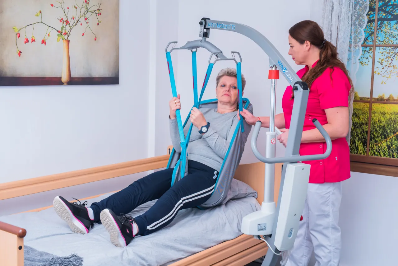 Opiekun medyczny w pracy z pacjentem