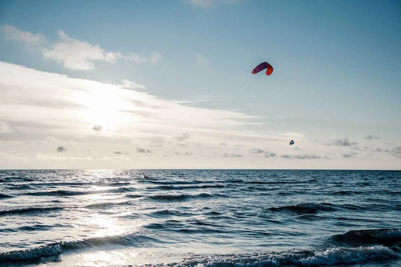 Kitesurfing adrenalina natura