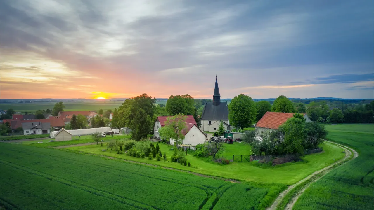 Ubezpieczenie budynk&oacute;w rolniczych zakres ochrony