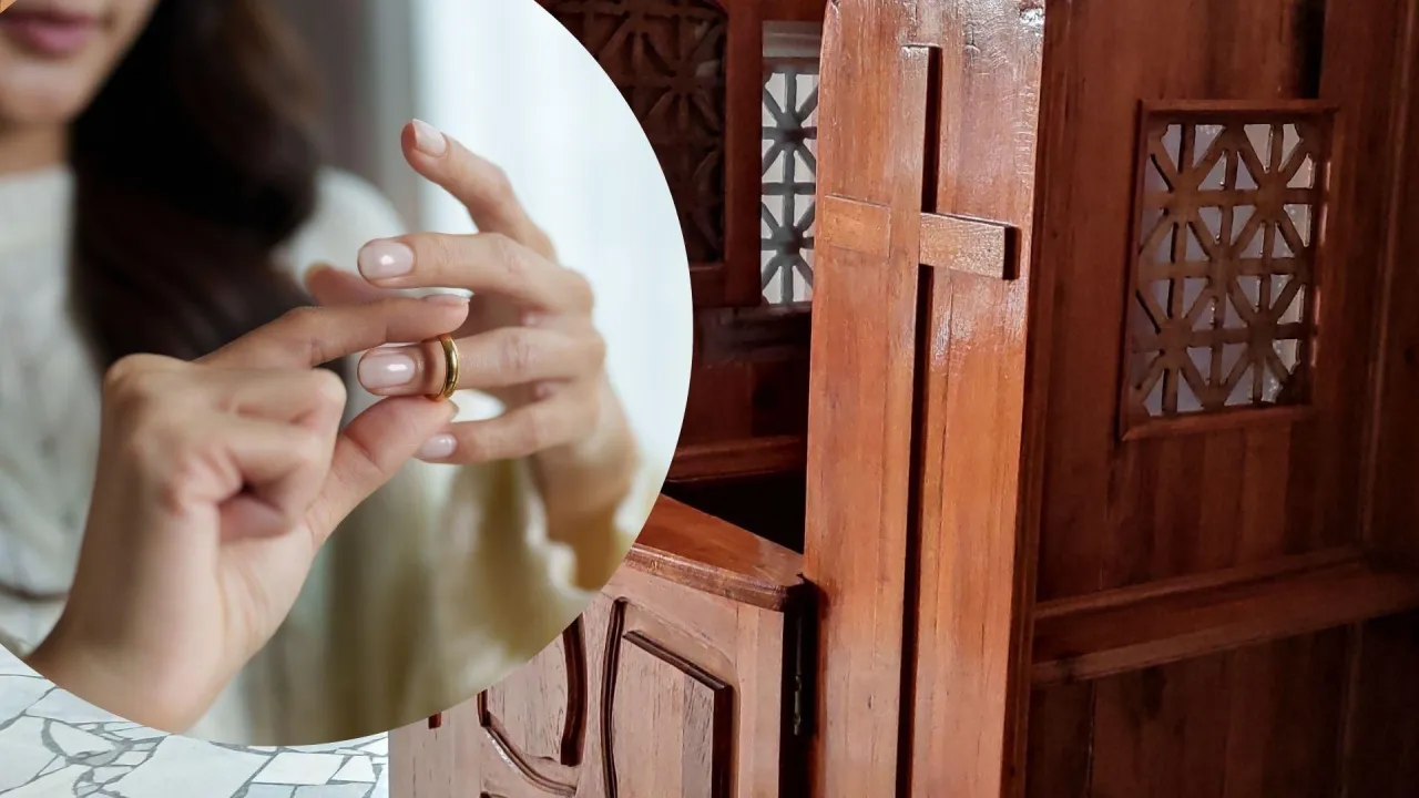 Kobieta zdejmuje obrączkę, zastanawiając się, czy nieczystość to grzech ciężki. Drewniana konfesjonał z krzyżem w tle.