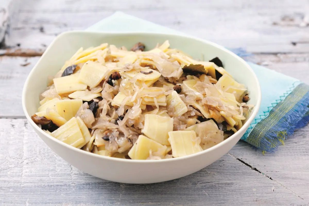 Tradycyjny makaron łazankowy domowy