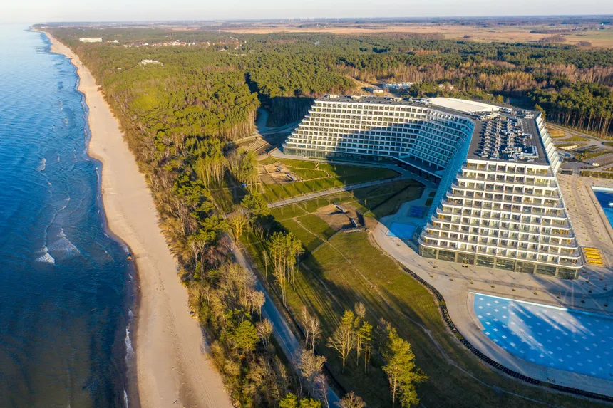 Hotel Gołębiewski Pobierowo wpływ na krajobraz