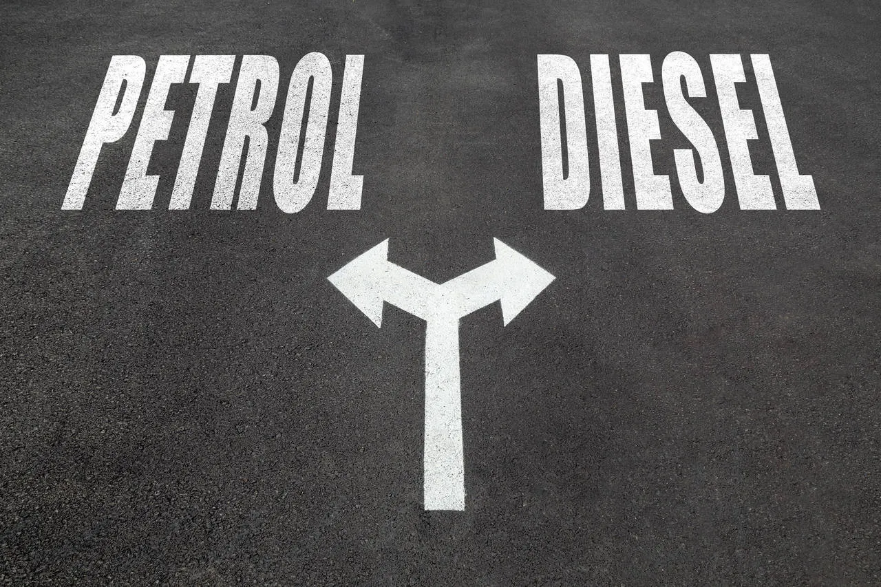 Zdjęcie Benzyna czy diesel do miasta - co wybrać, aby zaoszczędzić?