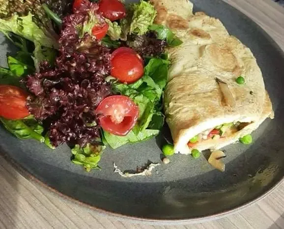 Zdjęcie Prosty przepis na dietetyczny omlet z warzywami – lekki i zdrowy posiłek w 10 minut