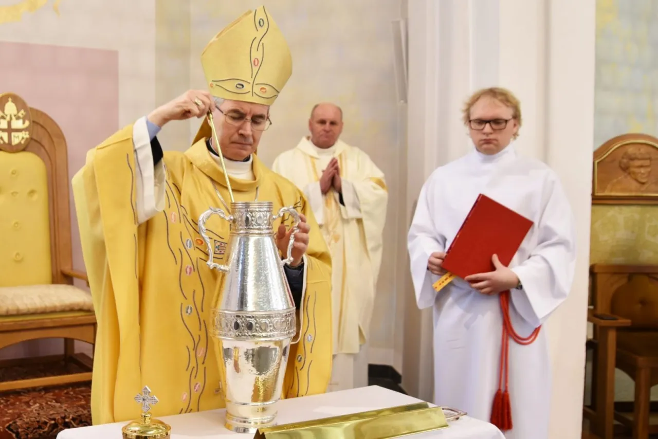 Zdjęcie Czy w Wielki Czwartek jest msza? Odkryj jej znaczenie i godziny