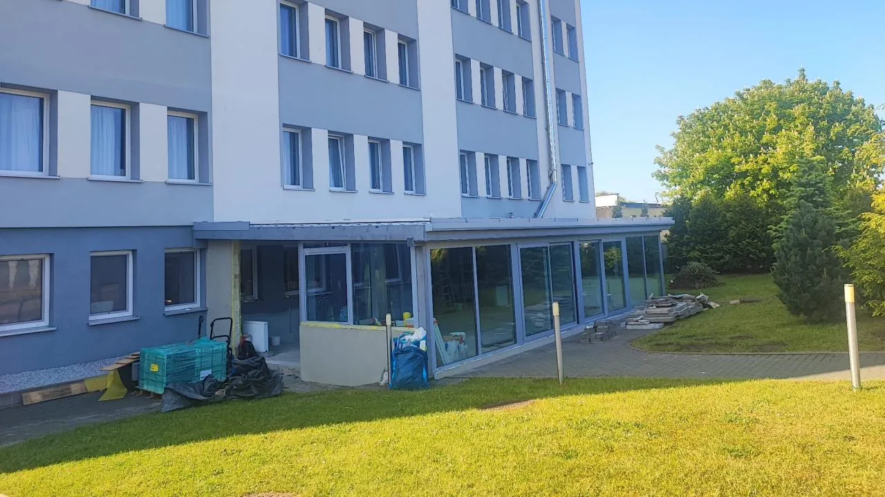 Zdjęcie Co to jest patio w hotelu i jak wpływa na komfort gości?