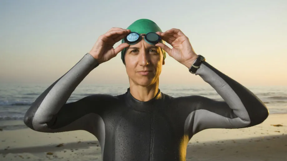 Zdjęcie Kombinezon do pływania: jak wybrać idealną piankę? Poradnik