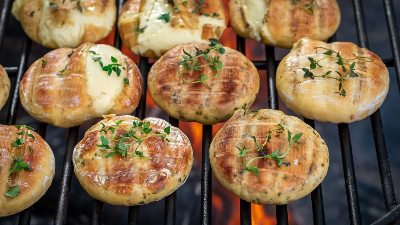 Zdjęcie Jak zastąpić ser halloumi? Sprawdzone alternatywy i porady