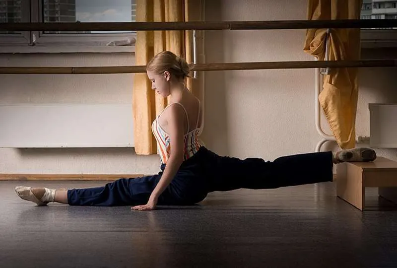 Zdjęcie Jak dojść do szpagatu: sprawdzone metody i techniki bez kontuzji