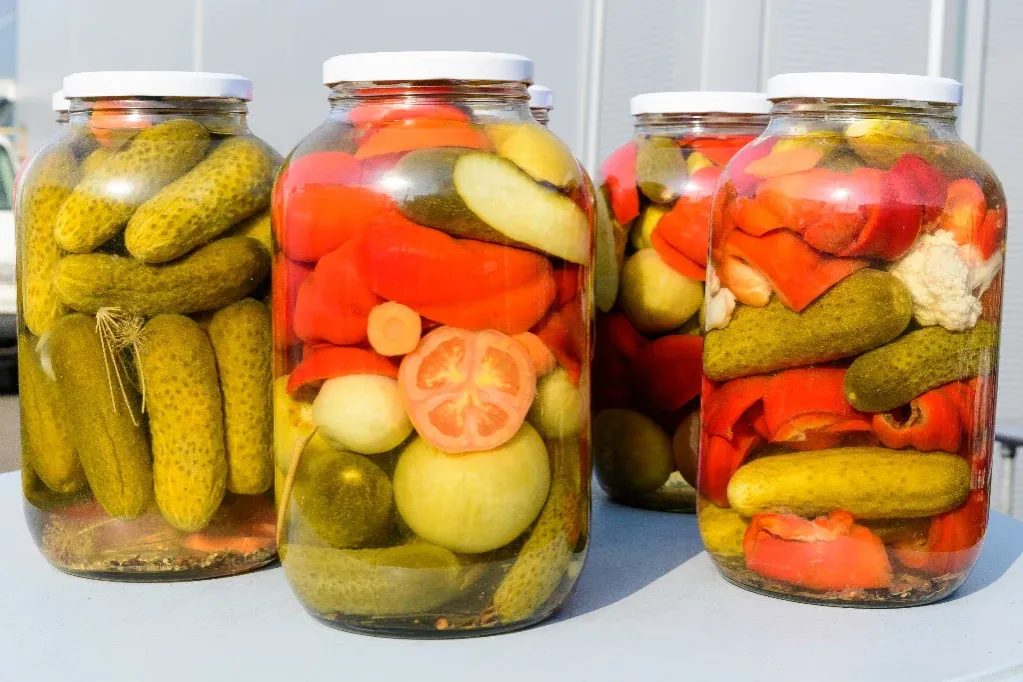 Zdjęcie Jak wekować ogórki? Najlepsze domowe przetwory na zimowe dni
