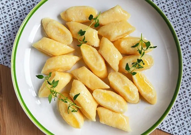 Zdjęcie Twaróg na obiad? Szybkie i pyszne przepisy na słodko i słono!