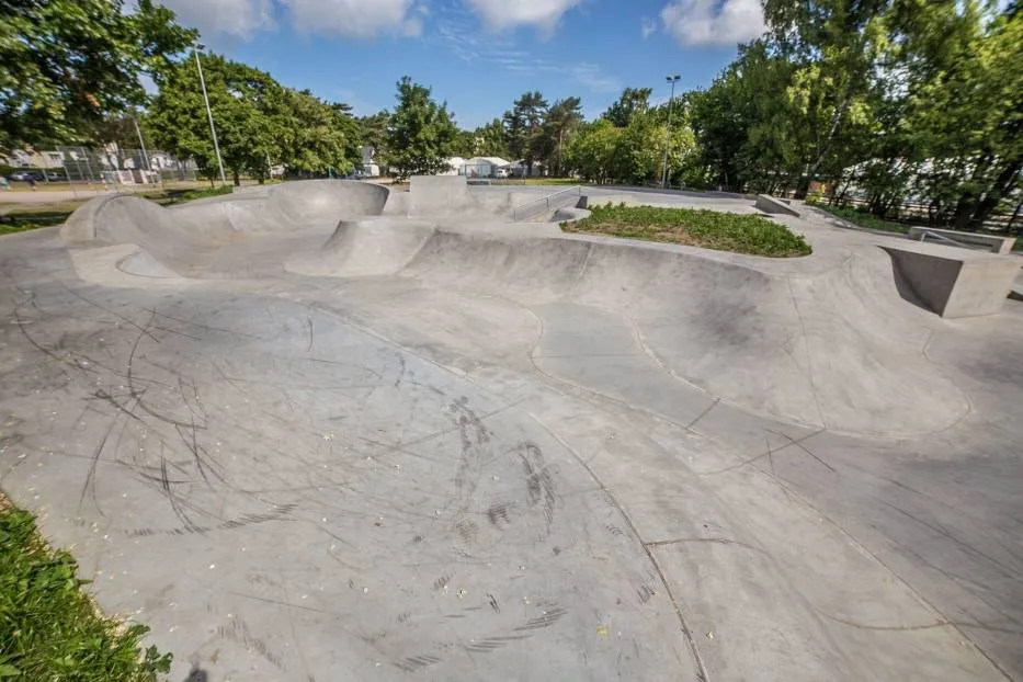 Zdjęcie Skatepark Władysławowo: idealne miejsce dla miłośników sportów ekstremalnych