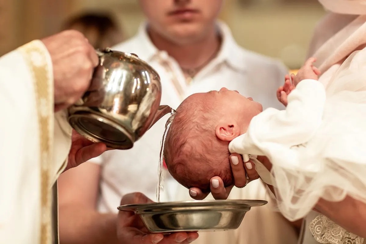 Zdjęcie Ile kosztuje chrzest w kościele? Sprawdź, co wpływa na ceny