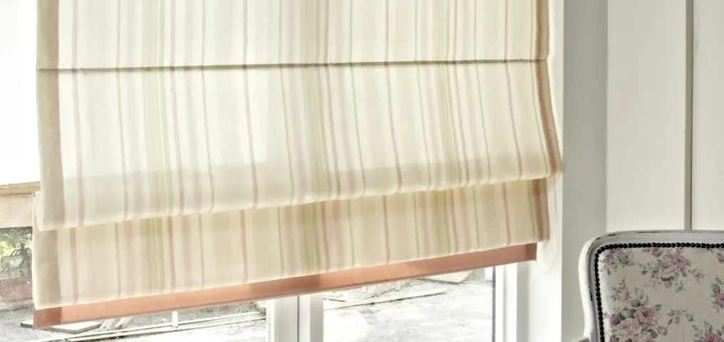 Zdjęcie Jaki kolor rolet do białych okien, aby uniknąć błędów w aranżacji?