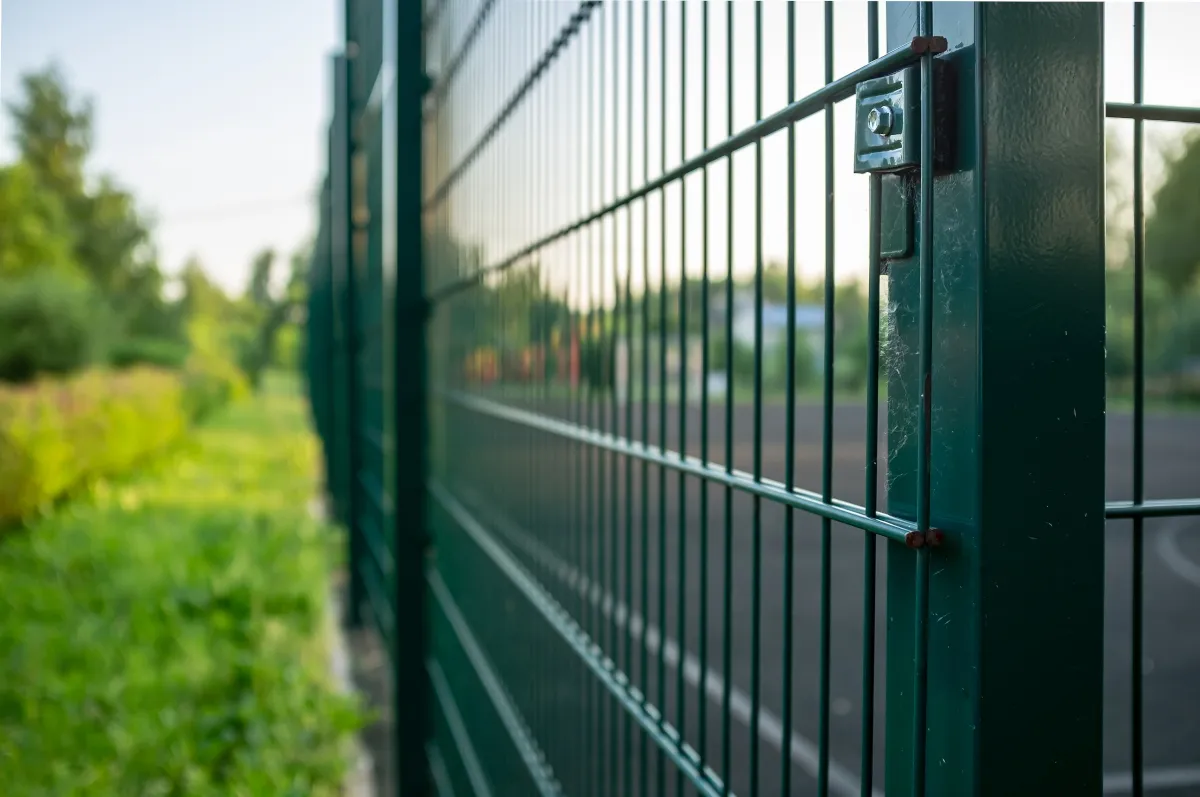 Zdjęcie Jak zamontować przęsło ogrodzeniowe – uniknij najczęstszych błędów