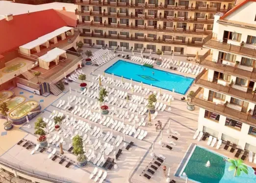 Zdjęcie Kiedy powstał hotel Gołębiewski w Wiśle? Historia i ciekawostki