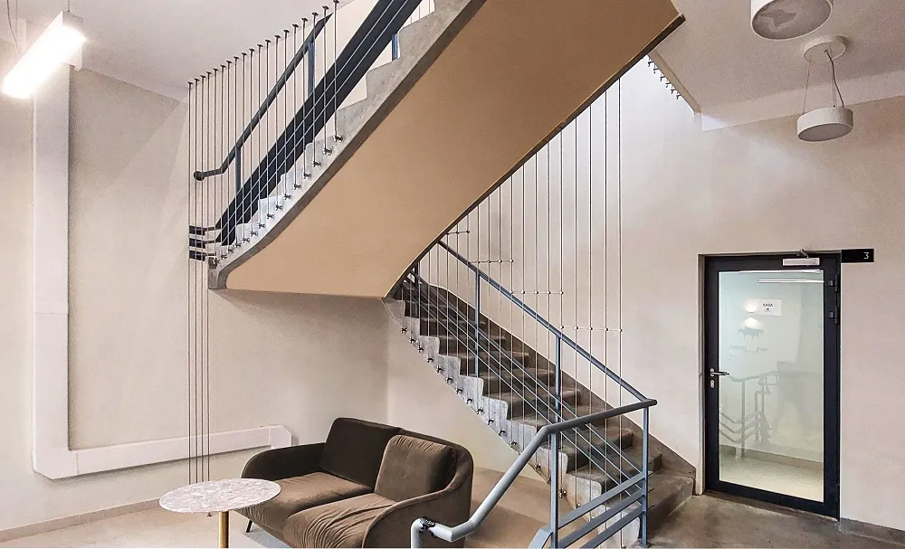 Zdjęcie Co zamiast balustrady na schody? Odkryj nowoczesne alternatywy