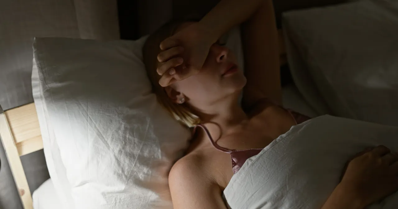 Zdjęcie Co to znaczy jeśli ktoś mi się śni codziennie? Zrozum swoje emocje