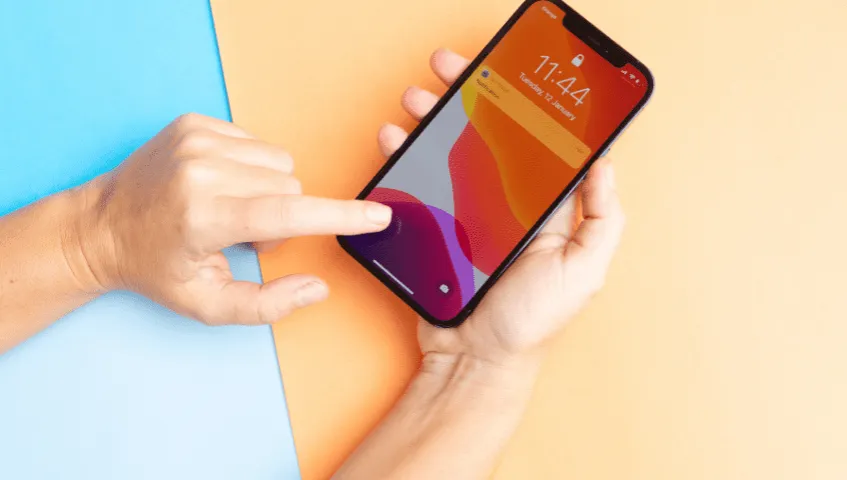Zdjęcie Jak włączyć iPhone 11? Proste kroki, aby uniknąć problemów przy uruchomieniu