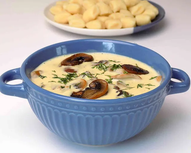 Zdjęcie Najlepsze przyprawy do sosu pieczarkowego – jak uzyskać idealny smak i aromat