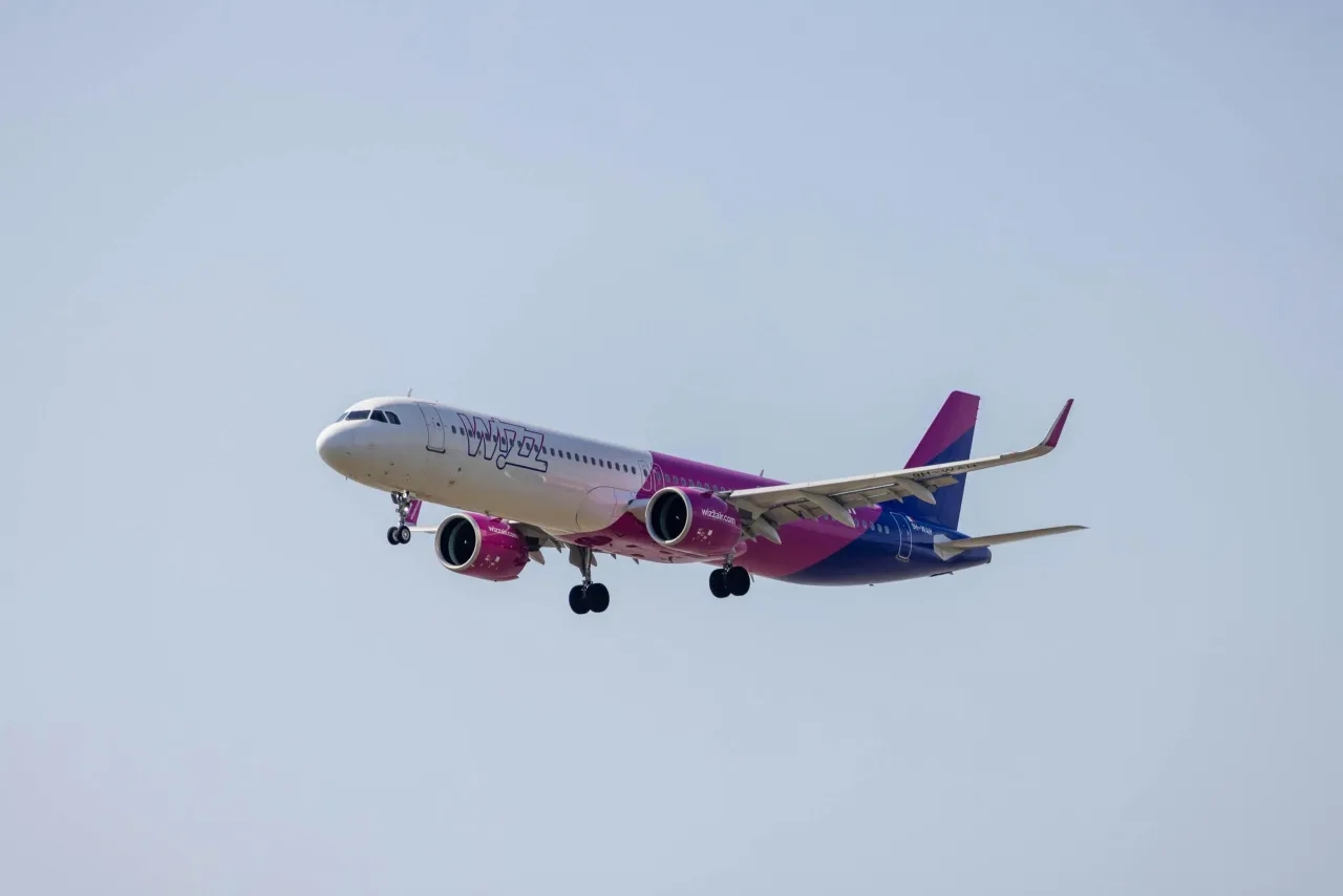 Zdjęcie Wizzair od jakiego wieku można latać samemu? Oto co musisz wiedzieć