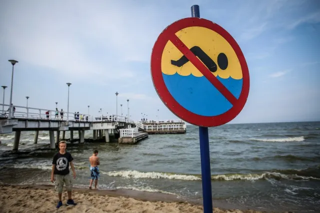 Zdjęcie Kąpieliska zamknięte nad Bałtykiem - sprawdź, gdzie nie można pływać