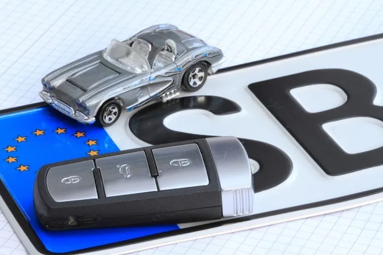 Zdjęcie Konsekwencje nieterminowego przerejestrowania samochodu – terminy i obowiązki