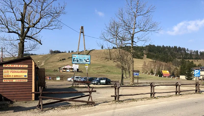 Zdjęcie Gdzie parking za darmo przy Przełęczy Sokolej? 5 ukrytych miejsc!