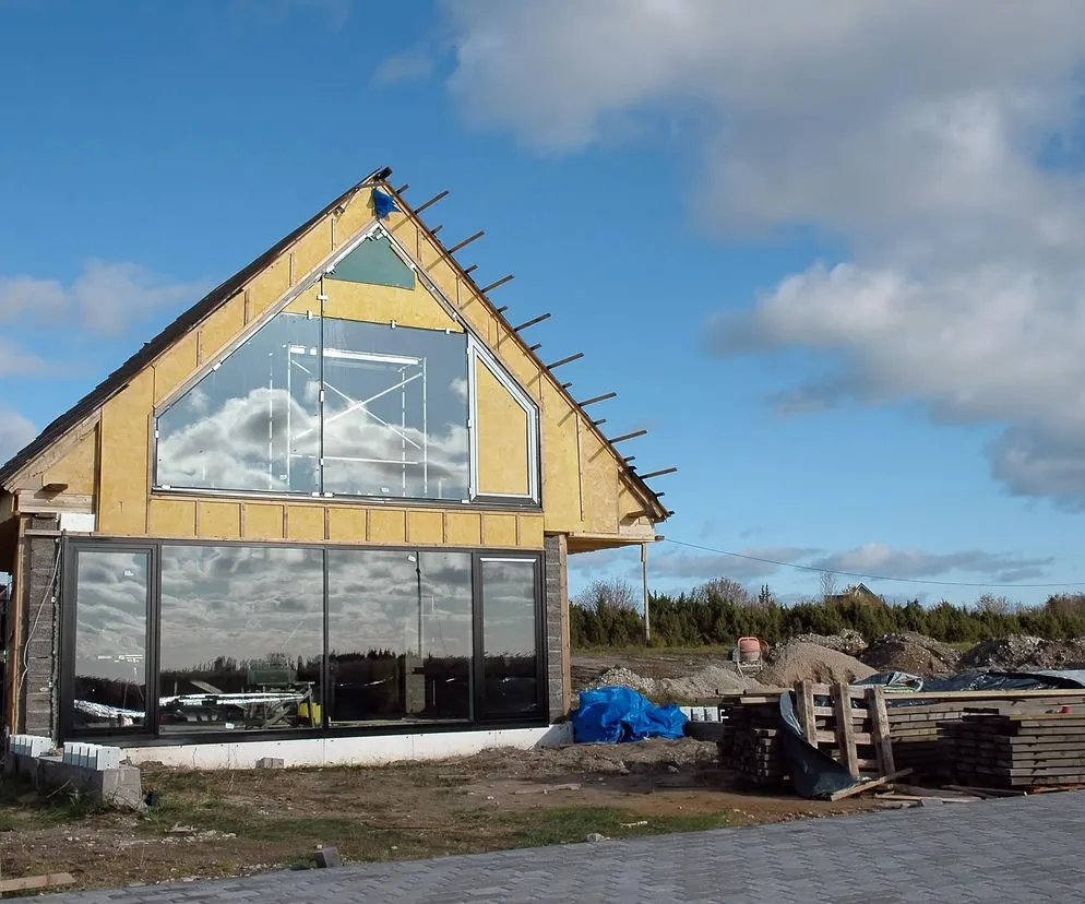 por&oacute;wnanie koszt&oacute;w budowy dom&oacute;w 70 100 150 m2