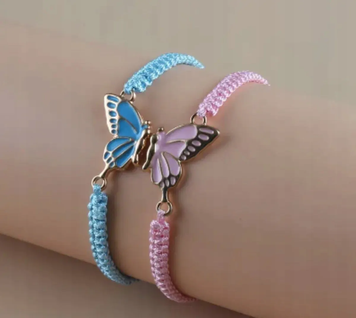 kolorowe bransoletki przyjaźni