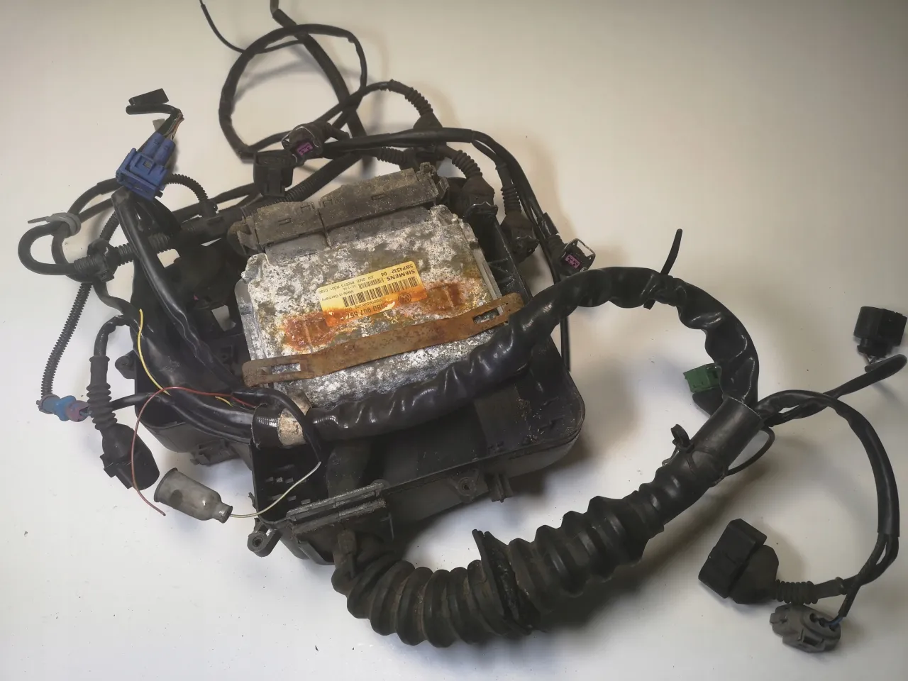 Lokalizacja sterownika silnika Passat B5 podszybie