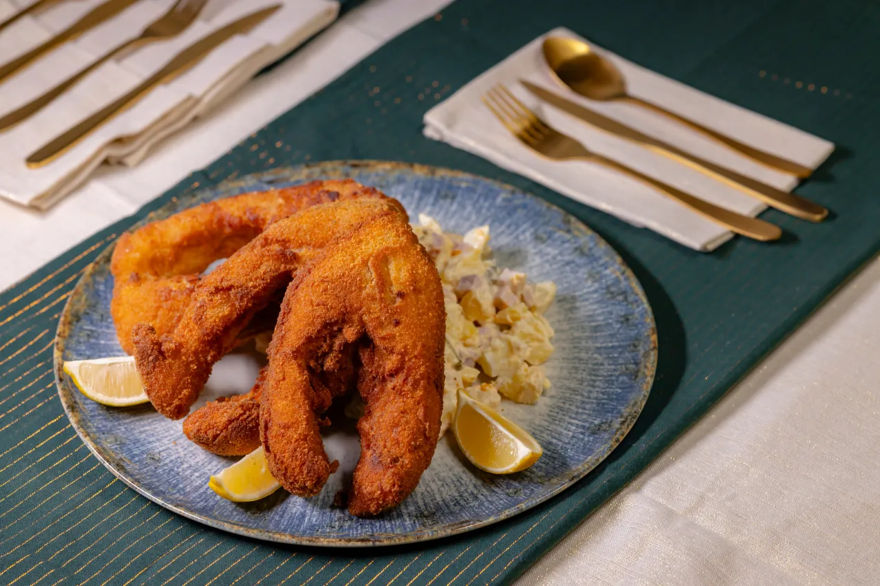 przygotowanie karpia do usunięcia mułu