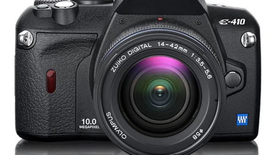 Olympus E-410 z obiektywem